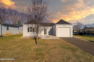 15 Barker St, Brick, NJ 08724