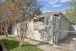 304 Bomar St, Houston, TX 77006