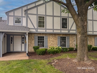 2163 Lancaster Cir Unit 202B, Naperville, IL 60565
