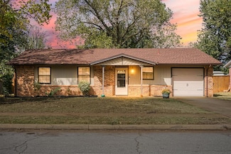 609 Meadowlake Dr, Noble, OK 73068