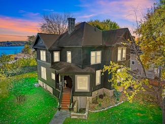 101 Sibben St, Manistee, MI 49660