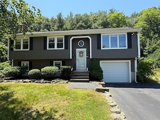 69 Hickory Dr, Raynham, MA 02767