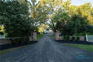 6615 Hutchinson Dr, Waterville, OH 43566