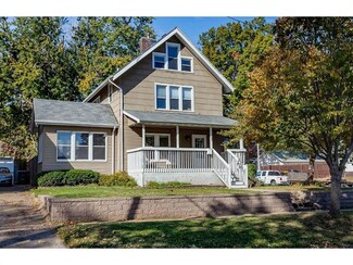 868 40th St, Des Moines, IA 50312