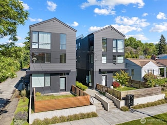 1134 32nd Ave E Unit B, Seattle, WA 98112