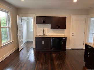 76 Spring St Unit 2, Middletown, CT 06457