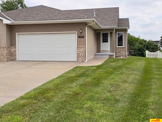 2524 Buckingham Rd, Fremont, NE 68025
