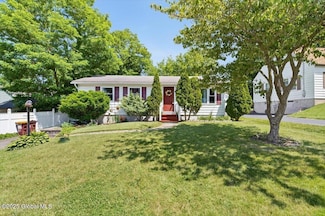 303 Washington Ave E, Rensselaer, NY 12144