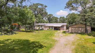 976 Blackhawk Ct, Hancock, WI 54943