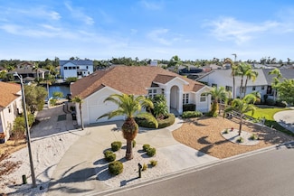 818 Golf Island Dr, Apollo Beach, FL 33572