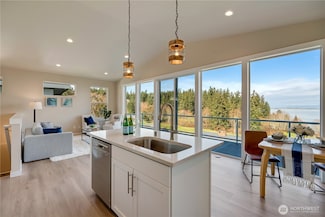1263 S View St, Camano, WA 98282