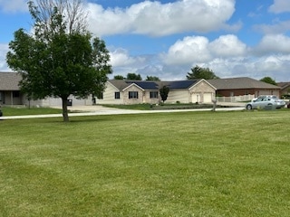 205 Linda Ln, Sidney, IL 61877