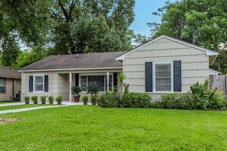 1230 Timbergrove Ln, Houston, TX 77008