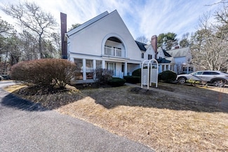 4 Bob White Crescent, Mashpee, MA 02649