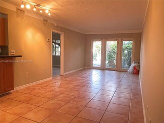 8300 Byron Ave Unit 5, Miami Beach, FL 33141