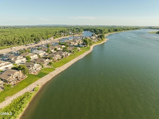 1132 Southport Loop, Bismarck, ND 58504