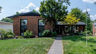 9023 Laurel Crest Dr, Saint Louis, MO 63126