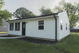 719 Imperial Rd, Valparaiso, IN 46385