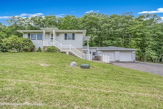 1009 Newton Rd, Clarks Summit, PA 18411
