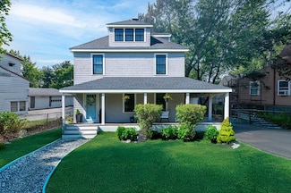6 Franklin St, Braintree, MA 02184