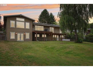 12510 SW Summer Crest Dr, Portland, OR 97223