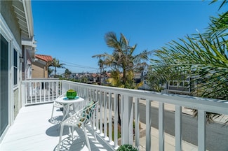 1713 Carlson Ln, Redondo Beach, CA 90278