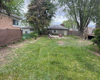 8720 Palmer St, River Grove, IL 60171