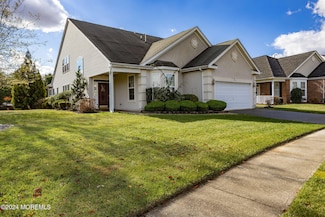 32 Betsy Ross Dr, Allentown, NJ 08501