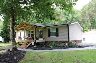 1185 Shagbark Dr, Walnut Cove, NC 27052