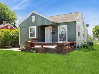 927 O Ave NW, Cedar Rapids, IA 52405