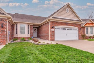 895 W Baywood Dr, Bloomington, IN 47403