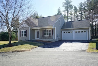 25 Dixon Dr, Litchfield, NH 03052