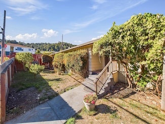 194 Birch St, Rio Dell, CA 95562