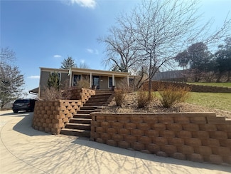240 34th St SE, Cedar Rapids, IA 52403