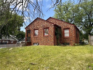 700 41st St, Des Moines, IA 50312