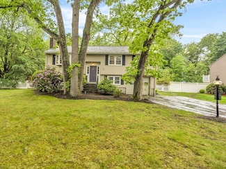 64 Haverhill St, Reading, MA 01867