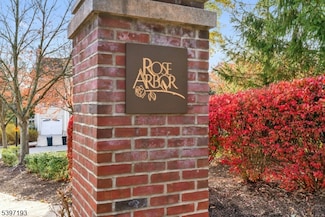 17 Wildflower Ln, Morristown, NJ 07960