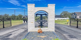 114 Timber Place, La Vernia, TX 78121