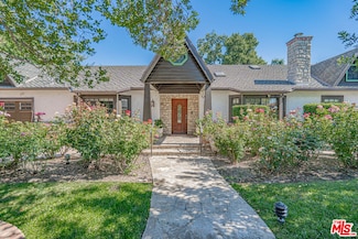 22651 Calvert St, Woodland Hills, CA 91367