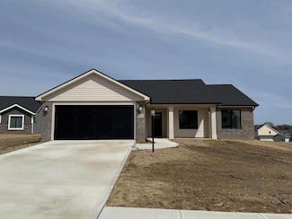 118 Sunset Dr, Avilla, IN 46710