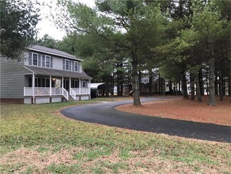 105 Parkwood Dr, Aylett, VA 23009