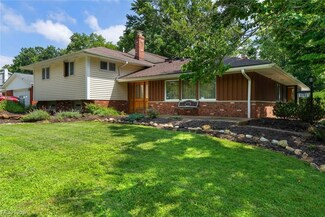9793 Stoney Creek Ln, Parma Heights, OH 44130