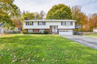 5552 Birchwood Dr, Lake View, NY 14085