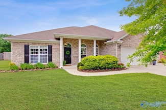 7018 Eagle Park Cir SE, Owens Cross Roads, AL 35763