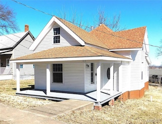 412 N 5th St, Elsberry, MO 63343