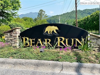 34 Running Bear Cir, Banner Elk, NC 28604