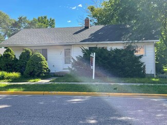 630 W Mulberry St, Baraboo, WI 53913