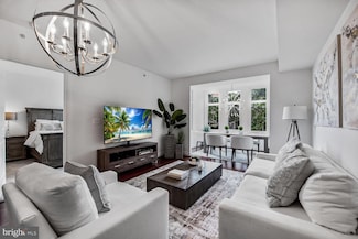 8220 Crestwood Heights Dr Unit 314, McLean, VA 22102