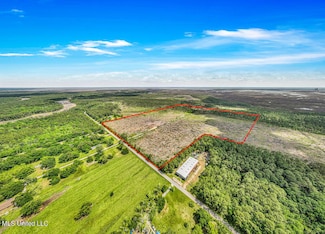 03 Bayou Cumbest Rd, Moss Point, MS 39562