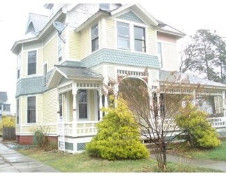 129 Westminster St, Springfield, MA 01109